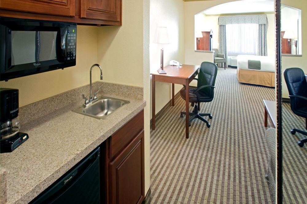 Holiday Inn Express Lake Worth Nw Loop 820 By Ihg Форт Уорт Екстериор снимка